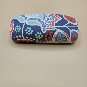 Vera Bradley Nomadic Floral Clam Hard Shell Eye Glass Case, Gray, Orange, Green.